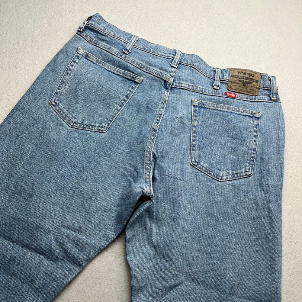 Wrangler Five Star Relaxed Fit Flex Jeans Light Wash Blue 36x29 Mens Denim
